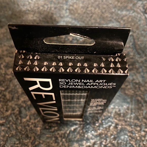 New REVLON Nail Art 3D Jewel Appliqués - Picture 3 of 3